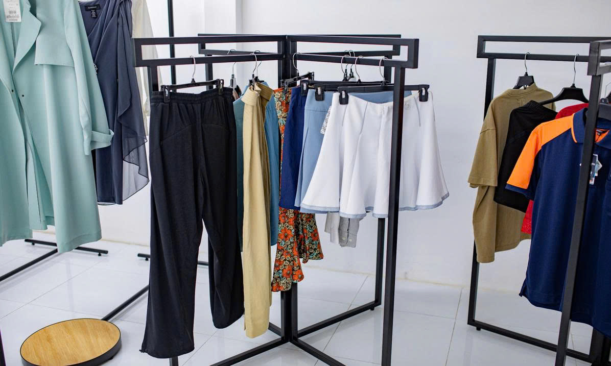 Sample rack of tops and bottoms